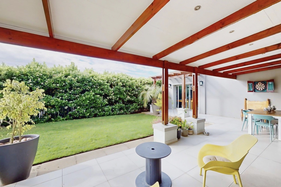 3 Bedroom Property for Sale in Kraaibosch Western Cape